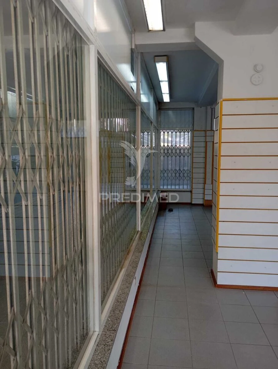 Loja para Arrendamento em Rio Tinto Foto 20