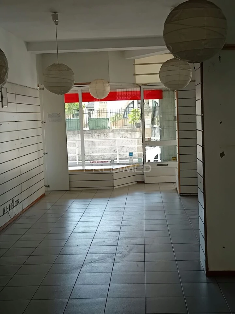 Loja para Arrendamento em Rio Tinto Foto 14