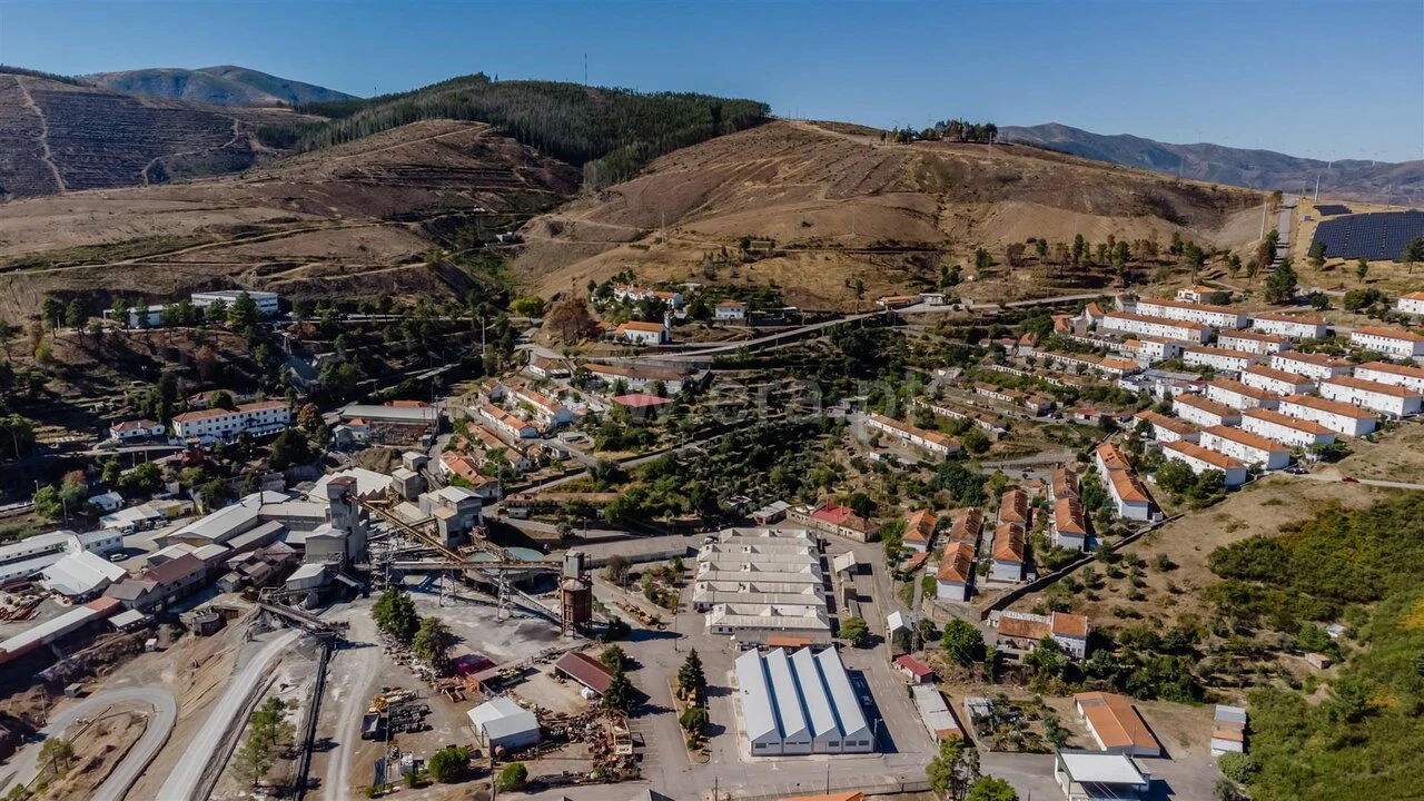 Moradia T3 para Venda em Aldeia de São Francisco de Assis Foto 18