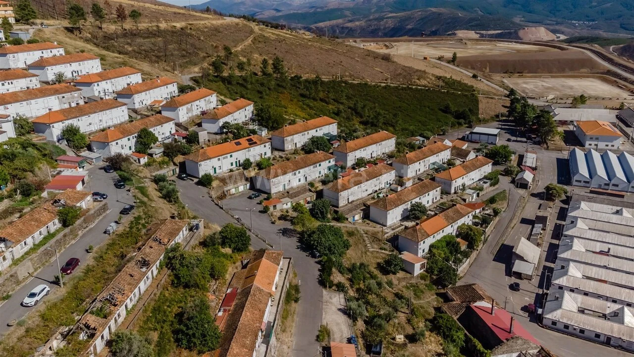 Moradia T3 para Venda em Aldeia de São Francisco de Assis Foto 17