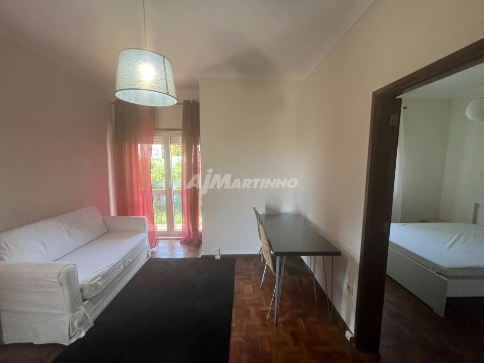Apartamento T1 para Arrendamento em Lordelo do Ouro e Massarelos Foto 2