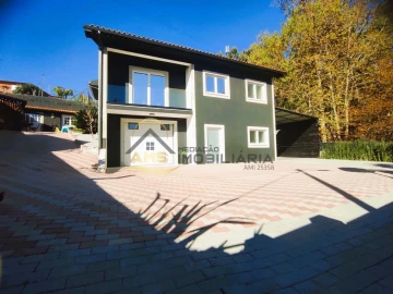 Moradia T3 para Venda em Arões (Santa Cristina)