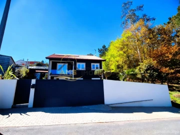 Moradia T3 para Venda em Arões (Santa Cristina)
