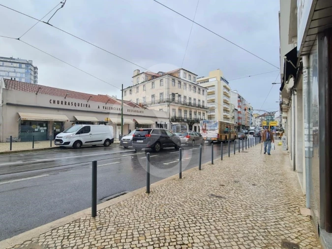 Loja para Venda em Campolide Foto 11