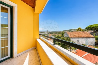 Apartamento T3 para Arrendamento em Almargem do Bispo, Pêro Pinheiro e Montelavar