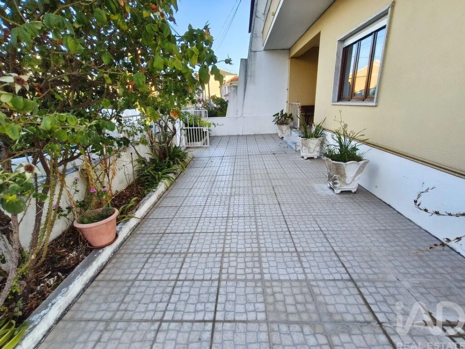 Apartamento T2 para Venda em Moita Foto 3