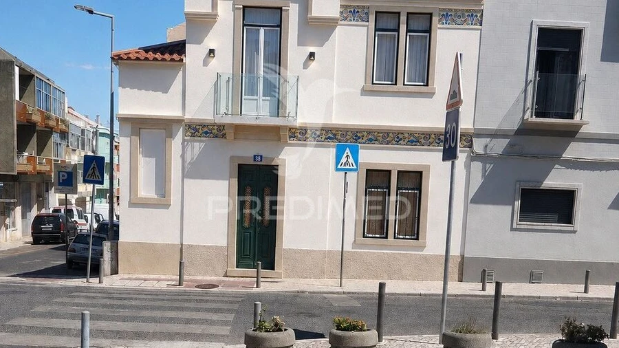 Moradia T4 para Venda em Venteira