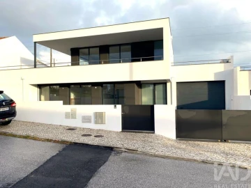 Moradia T4 para Venda em Tornada e Salir do Porto