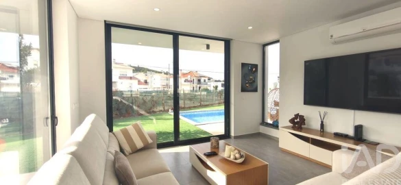 Moradia T4 para Venda em Tornada e Salir do Porto