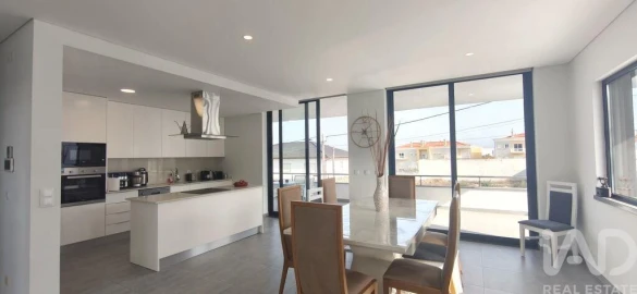Moradia T4 para Venda em Tornada e Salir do Porto