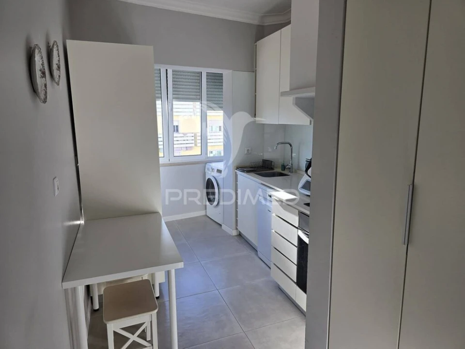 Apartamento T2 para Venda em Queluz e Belas Foto 14