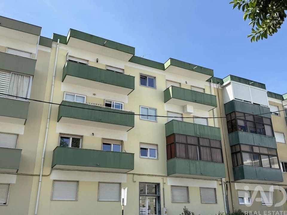 Apartamento T3 para Venda em Corroios Foto 1