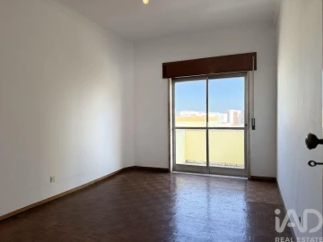 Apartamento T3 para Venda em Corroios