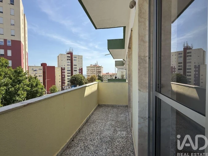 Apartamento T3 para Venda em Corroios Foto 3