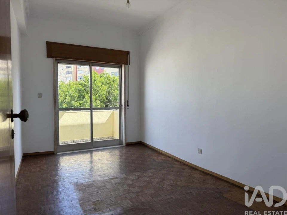 Apartamento T3 para Venda em Corroios Foto 16