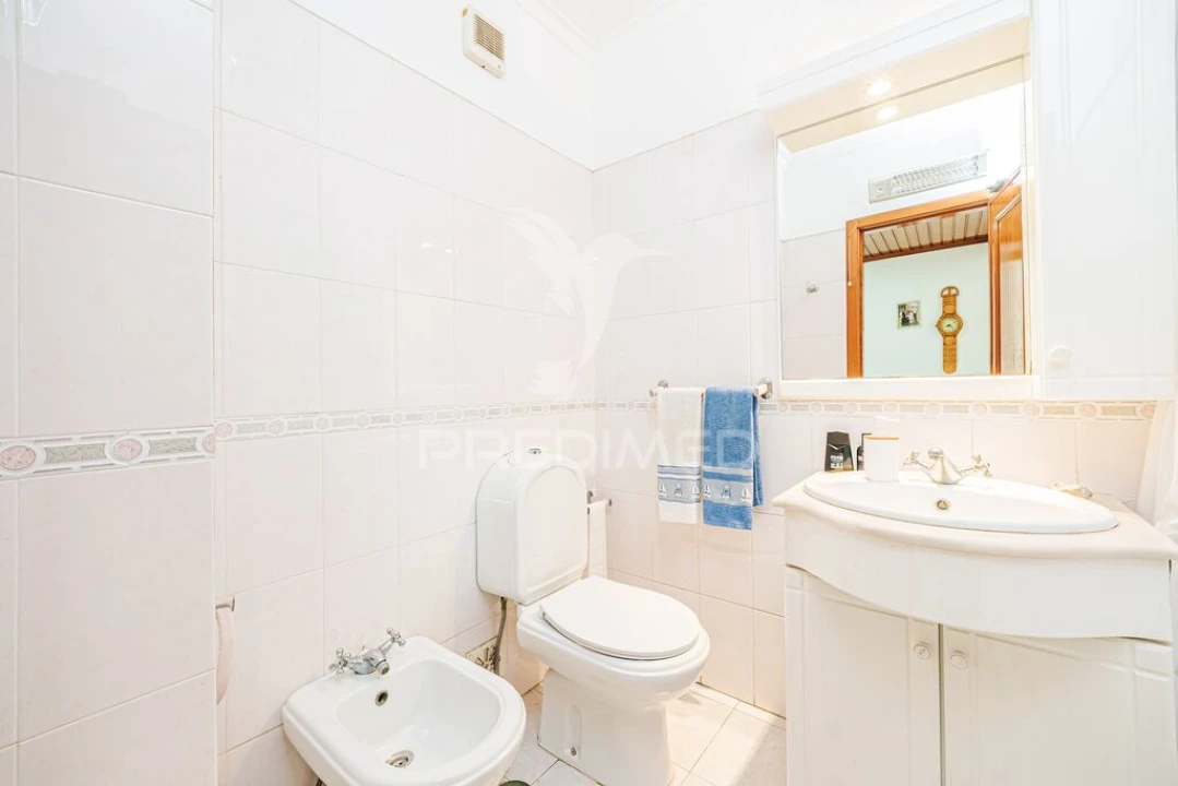 Apartamento T3 para Venda em Massamá e Monte Abraão Foto 15