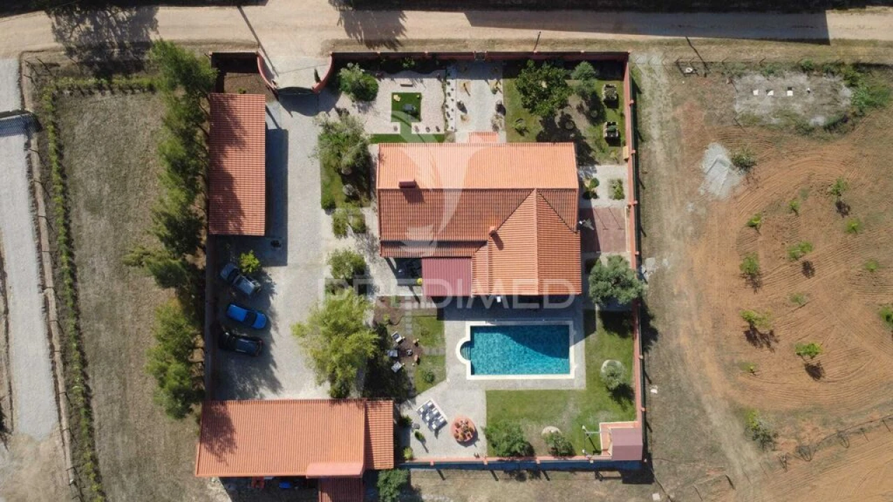 Quinta T4 para Venda em São Cristovão Foto 3