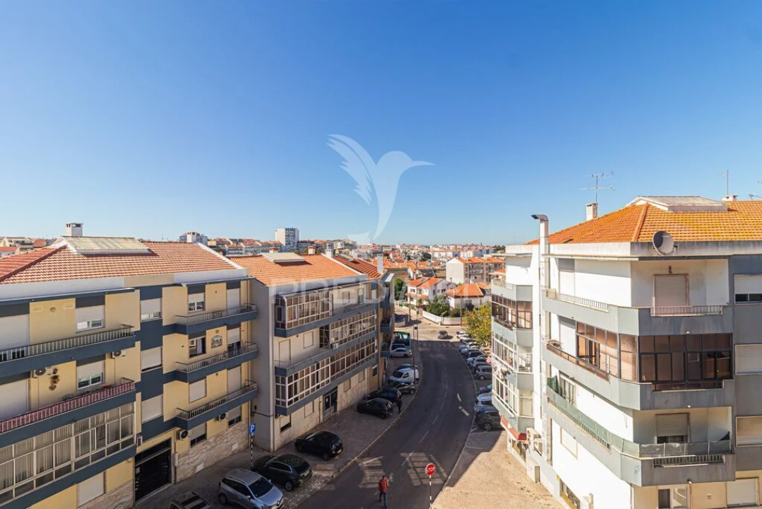 Apartamento T2 para Venda em Amora Foto 9