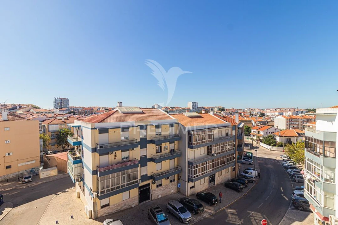 Apartamento T2 para Venda em Amora Foto 8
