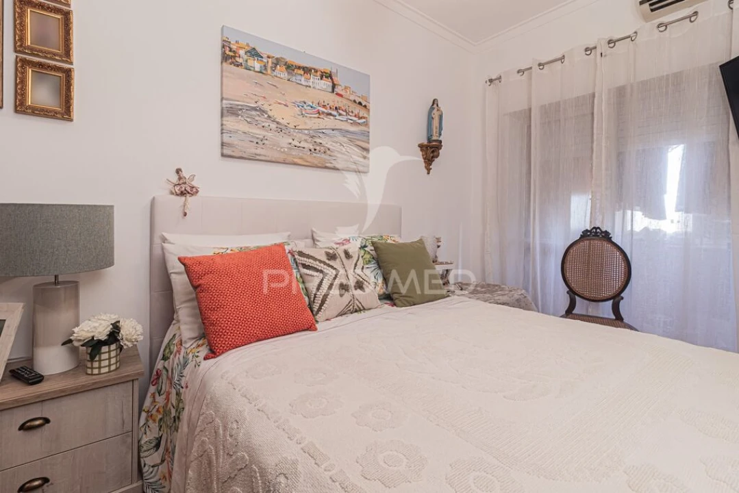 Apartamento T2 para Venda em Amora Foto 11