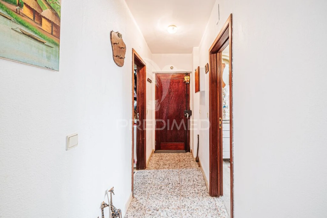 Apartamento T2 para Venda em Queluz e Belas Foto 14
