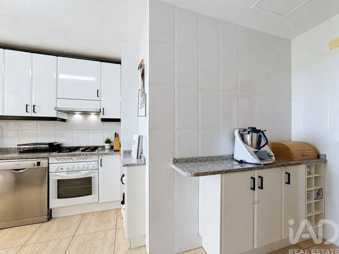 Apartamento T2 para Venda em Quarteira Foto 13