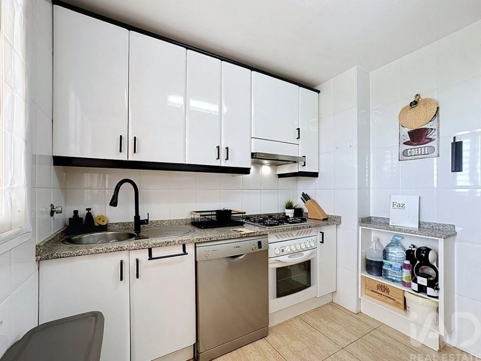 Apartamento T2 para Venda em Quarteira Foto 14