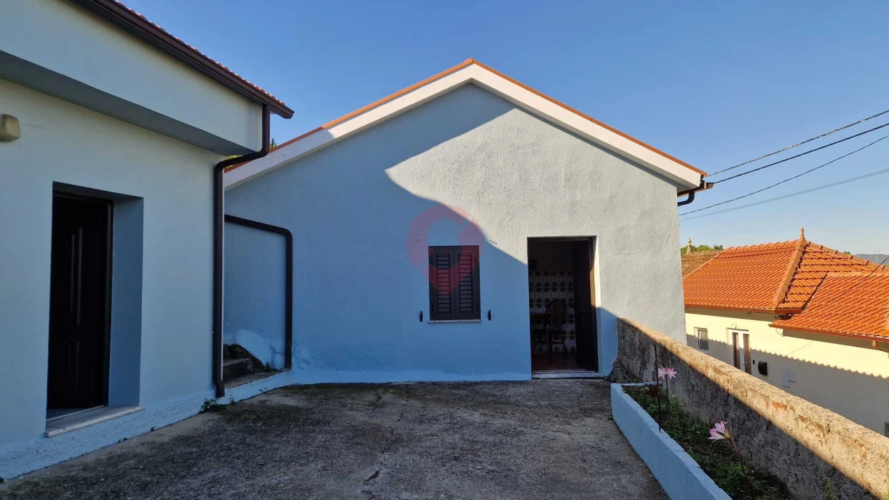 Moradia T2 para Venda em Sago, Lordelo e Parada Foto 5