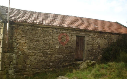 Moradia para Venda em Castro Laboreiro e Lamas de Mouro