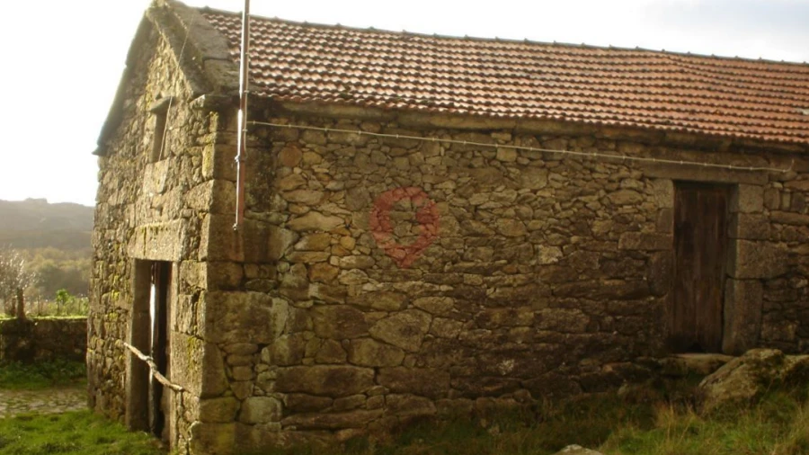Moradia para Venda em Castro Laboreiro e Lamas de Mouro