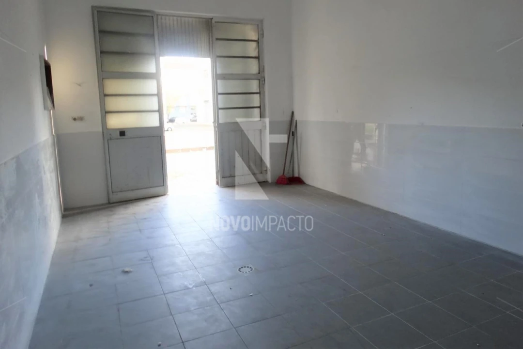 Garagem para Arrendamento em Montijo e Afonsoeiro Foto 3
