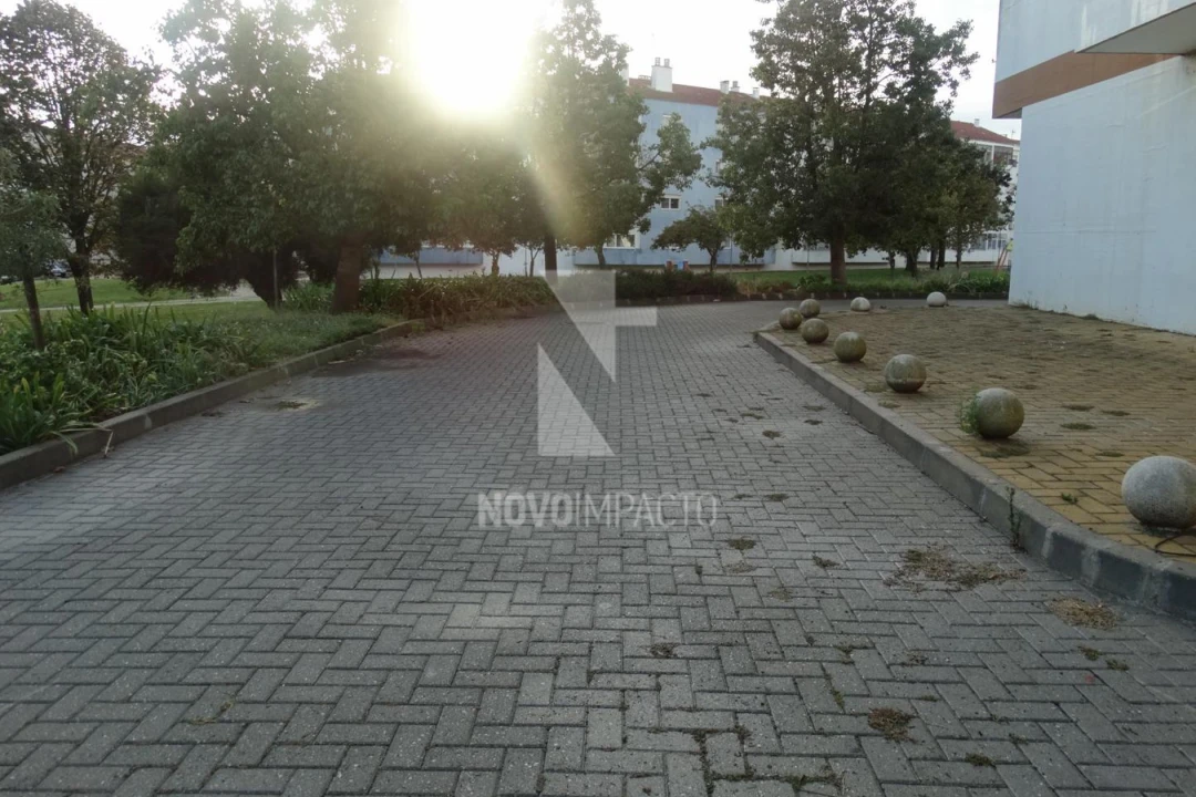 Garagem para Arrendamento em Montijo e Afonsoeiro Foto 6