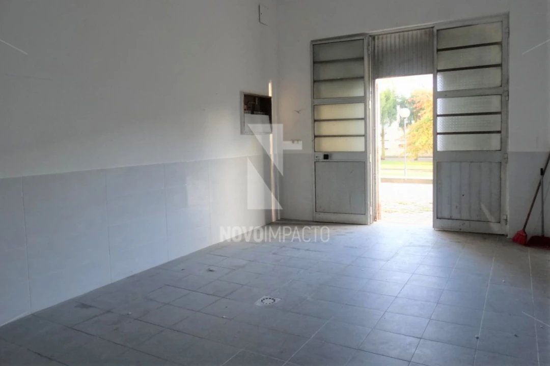 Garagem para Arrendamento em Montijo e Afonsoeiro Foto 4