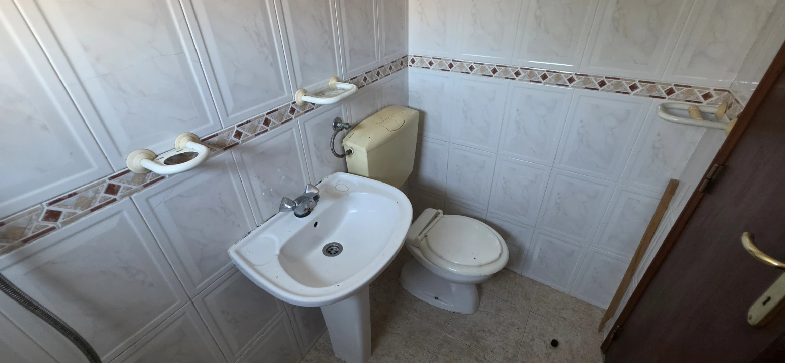 Apartamento T2 para Venda em Campolide Foto 11