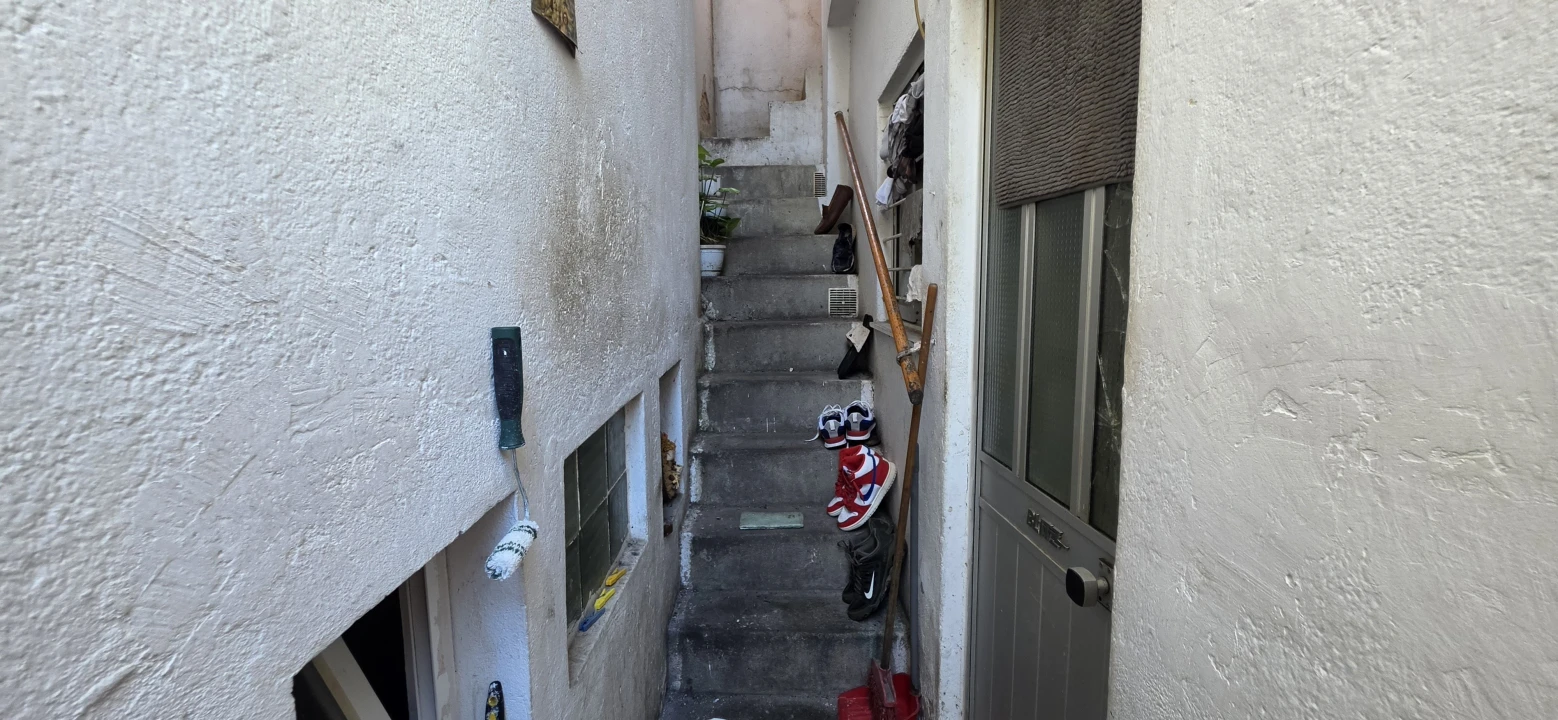 Apartamento T2 para Venda em Campolide Foto 5