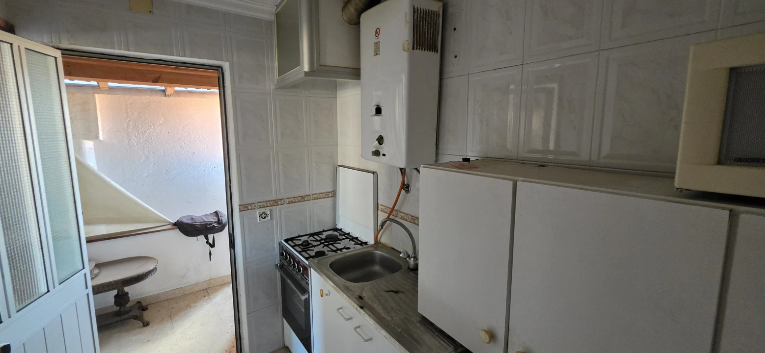 Apartamento T2 para Venda em Campolide Foto 7