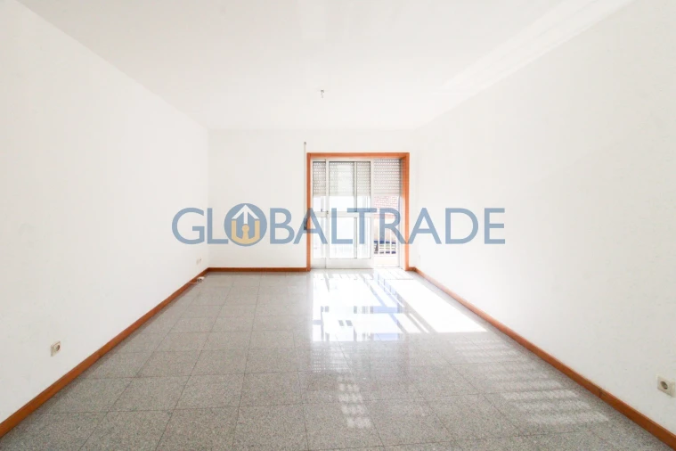 Apartamento T3 para Venda em Fânzeres e São Pedro da Cova Foto 2