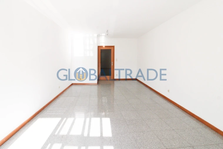 Apartamento T3 para Venda em Fânzeres e São Pedro da Cova Foto 5