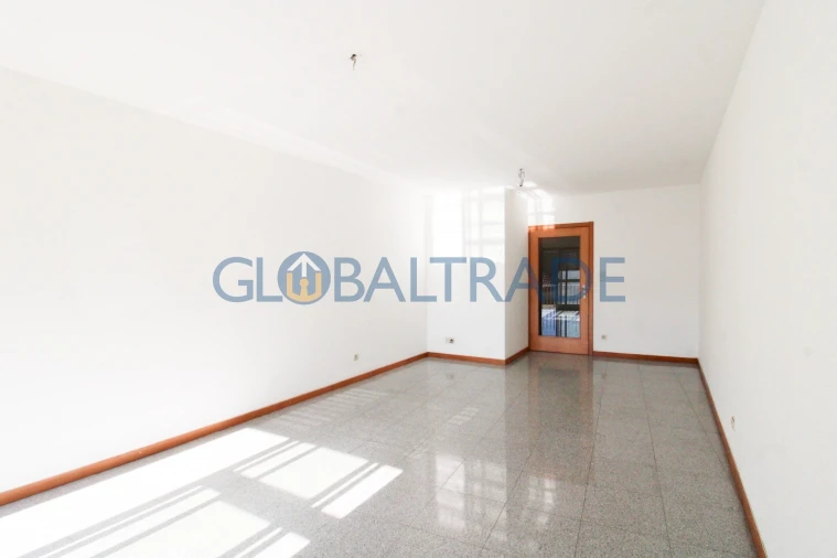 Apartamento T3 para Venda em Fânzeres e São Pedro da Cova Foto 4