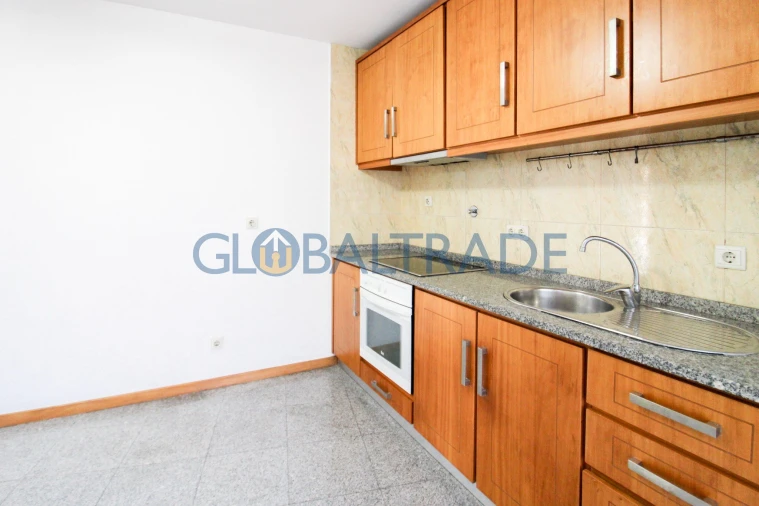 Apartamento T3 para Venda em Fânzeres e São Pedro da Cova Foto 14