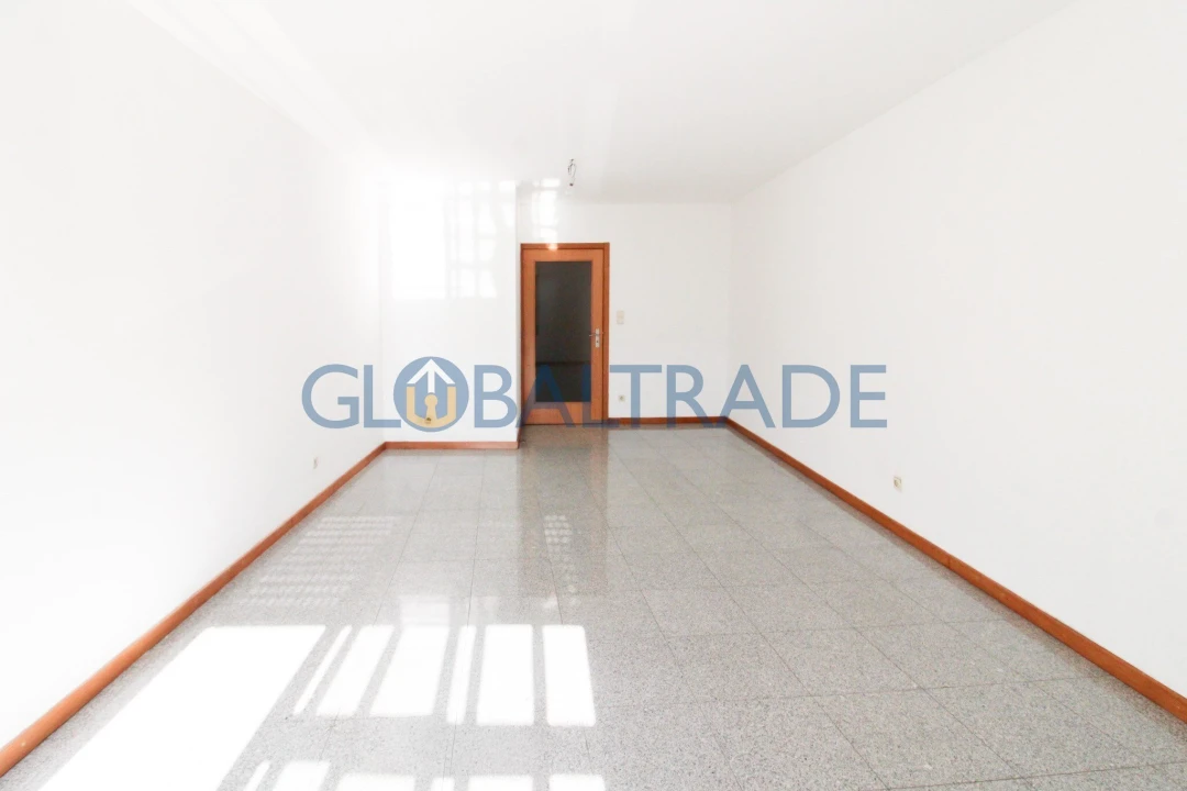 Apartamento T3 para Venda em Fânzeres e São Pedro da Cova Foto 5