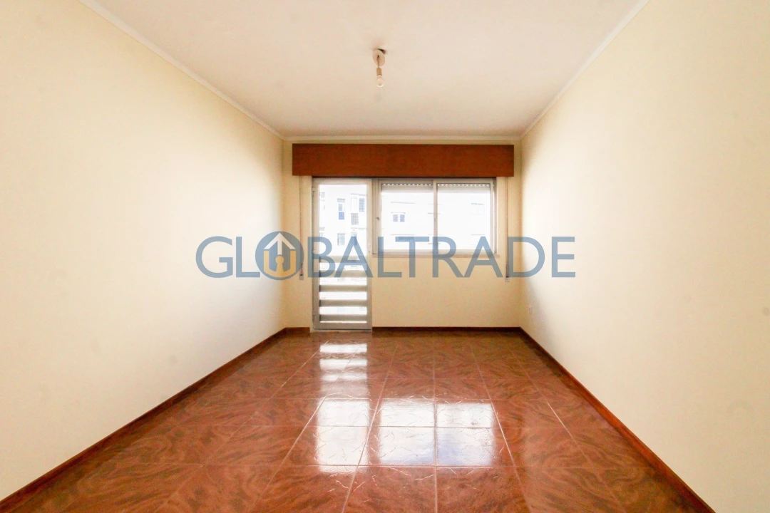 Apartamento T3 para Venda em Vilar de Andorinho Foto 3