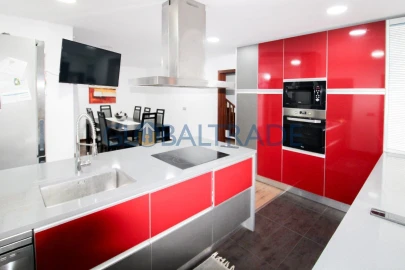 Moradia T4 para Venda em Alfena