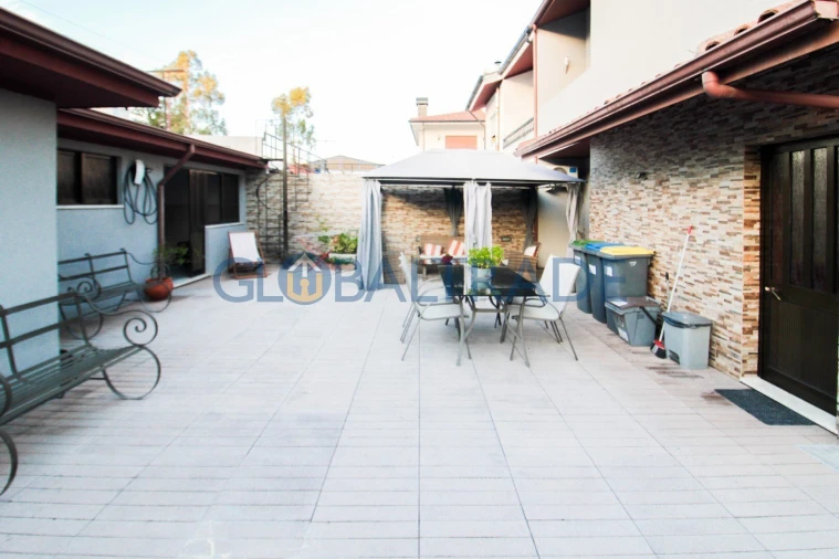 Moradia T4 para Venda em Alfena Foto 2