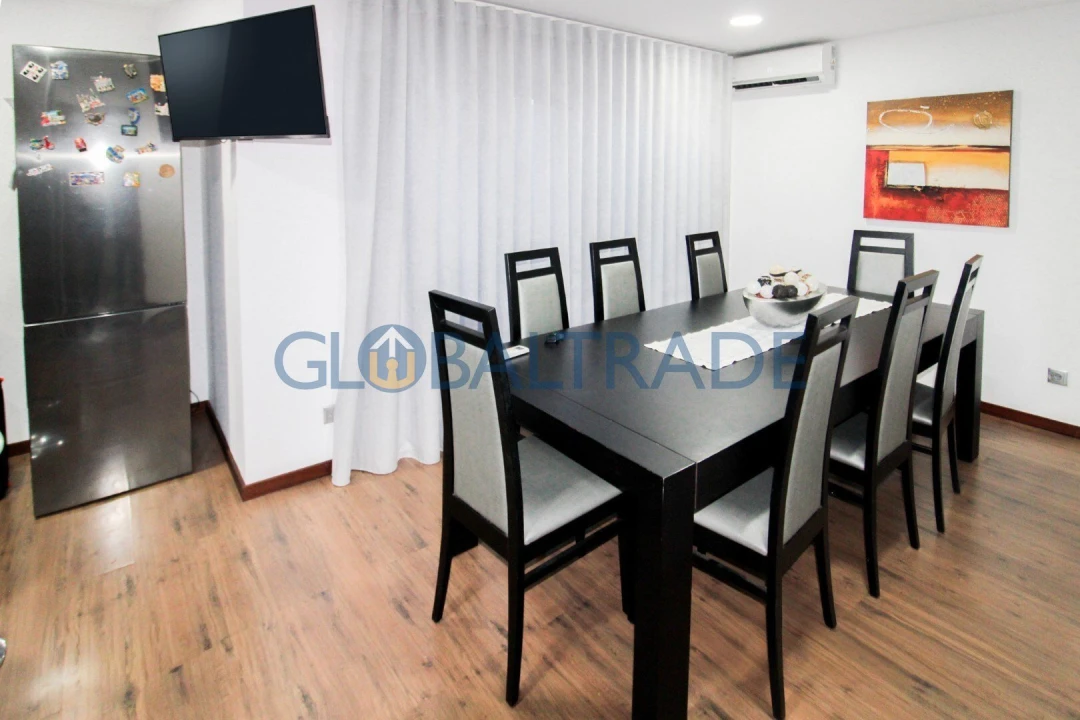 Moradia T4 para Venda em Alfena Foto 11