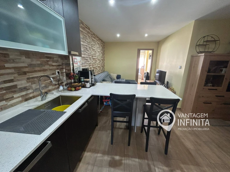 Apartamento T3 para Venda em Laranjeiro e Feijó Foto 6