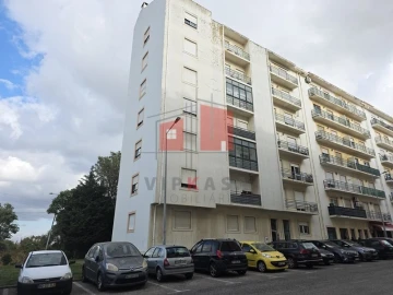 Apartamento T3 para Venda em Carregado e Cadafais