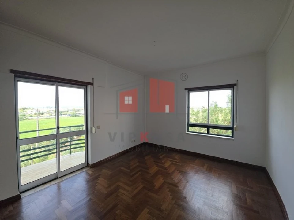 Apartamento T3 para Venda em Carregado e Cadafais Foto 11