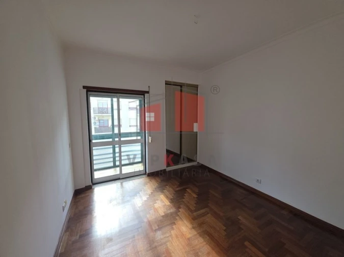 Apartamento T3 para Venda em Carregado e Cadafais Foto 9