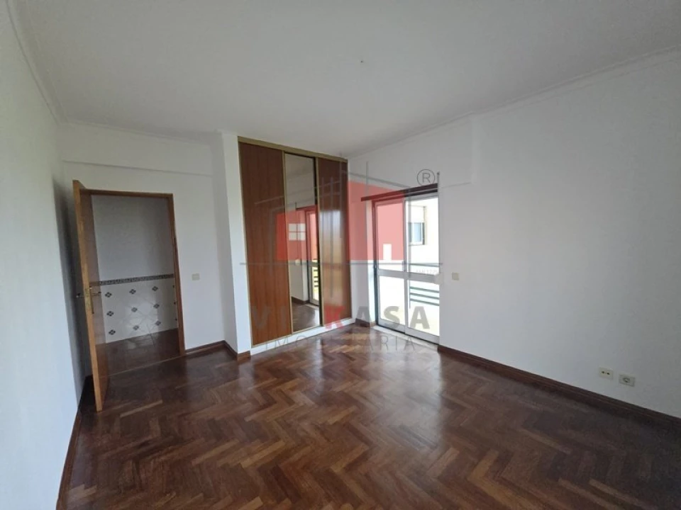 Apartamento T3 para Venda em Carregado e Cadafais Foto 12